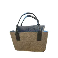 Gilde Filztasche mit Pferdekopf bestickt hellgrau